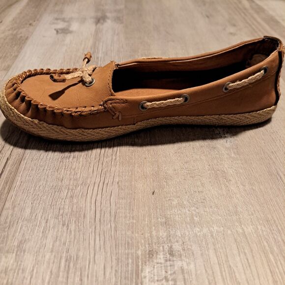 UGG Womens Shoes Size 6.5 Brown Moccasins Flat Slip-On Leather Upper - Picture 5 of 10